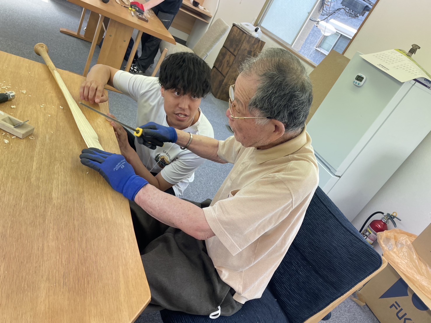 Space Viaのバット加工の様子
